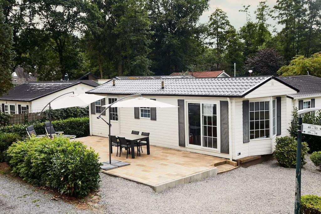 4 Persons Chalet Valkenbosch Situated In The Forested Area 오이스터위지크 외부 사진