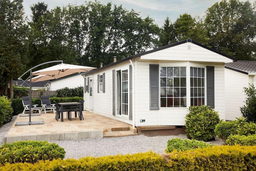 4 Persons Chalet Valkenbosch Situated In The Forested Area 오이스터위지크 외부 사진