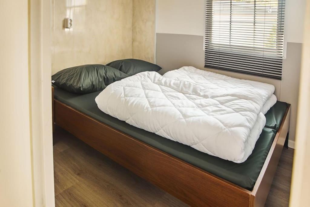 4 Persons Chalet Valkenbosch Situated In The Forested Area 오이스터위지크 외부 사진