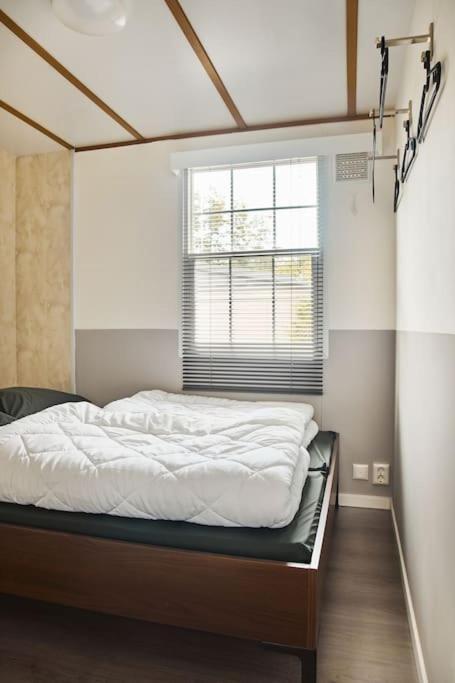 4 Persons Chalet Valkenbosch Situated In The Forested Area 오이스터위지크 외부 사진